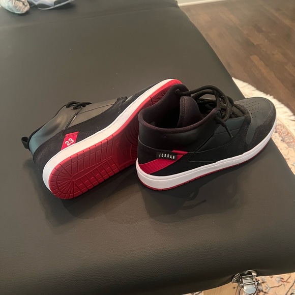 Brand new Jordan fadeaway sneakers - Picture 5 of 5